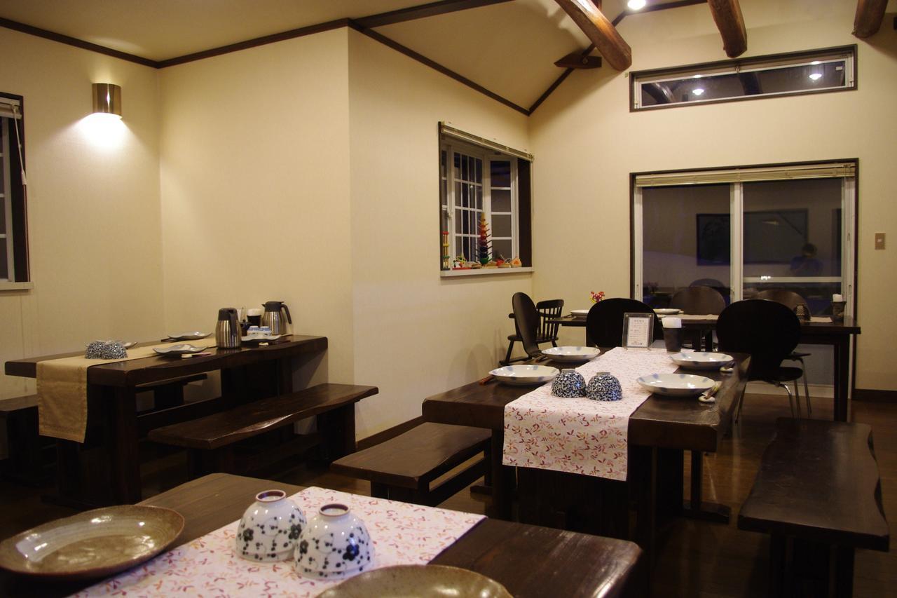 Sunny Side Hut Bed & Breakfast Hakuba Exterior photo